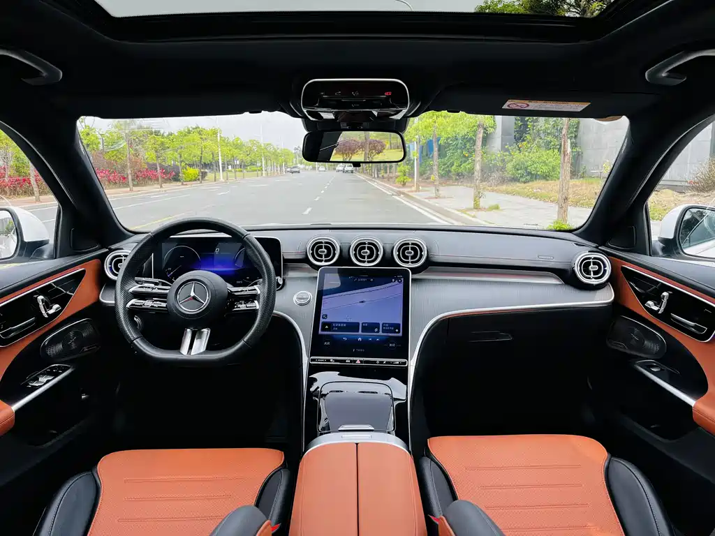 Mercedes-Benz C-Class 2023 — фото 9