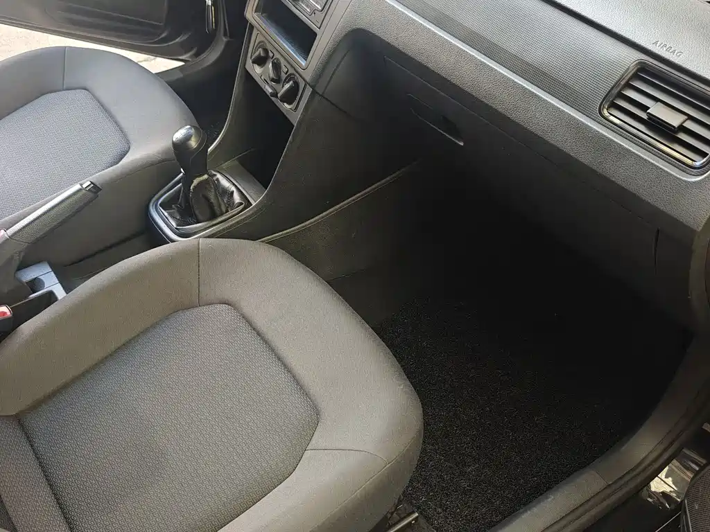 Volkswagen Santana 2013