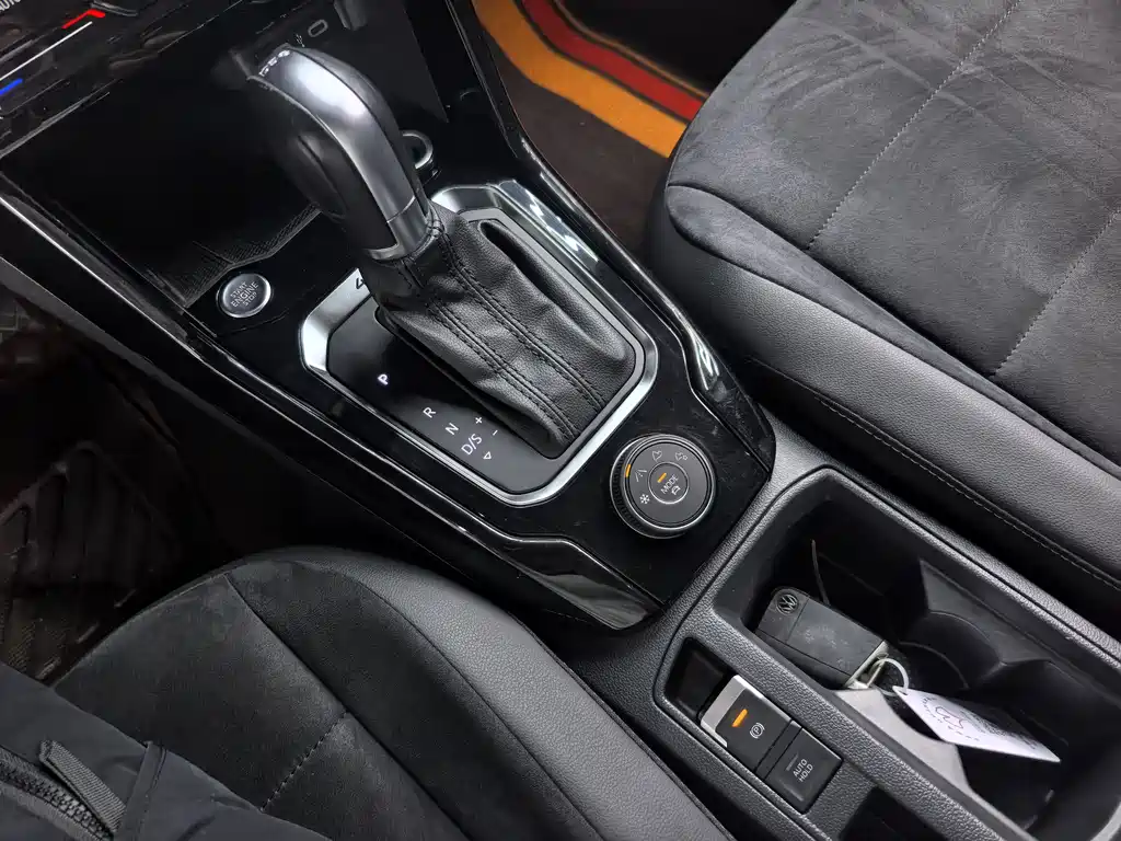 Volkswagen T-Roc 2023 — фото 17