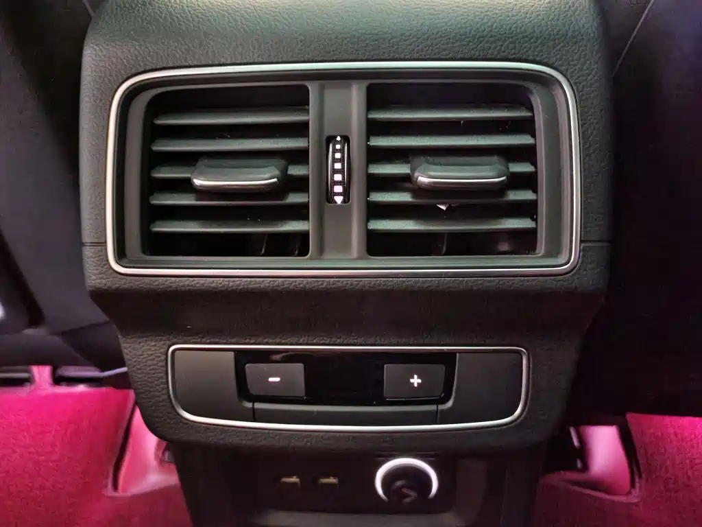 Audi Q5L 2022 — фото 14