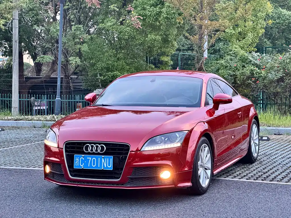 Audi TT 2014 — фото 1