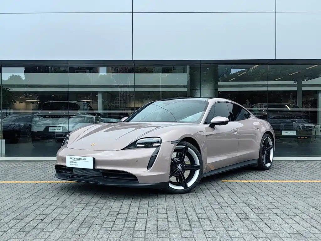 Porsche Taycan 2021 — фото 1