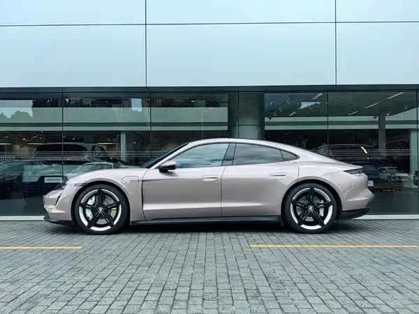 Porsche Taycan 2021
