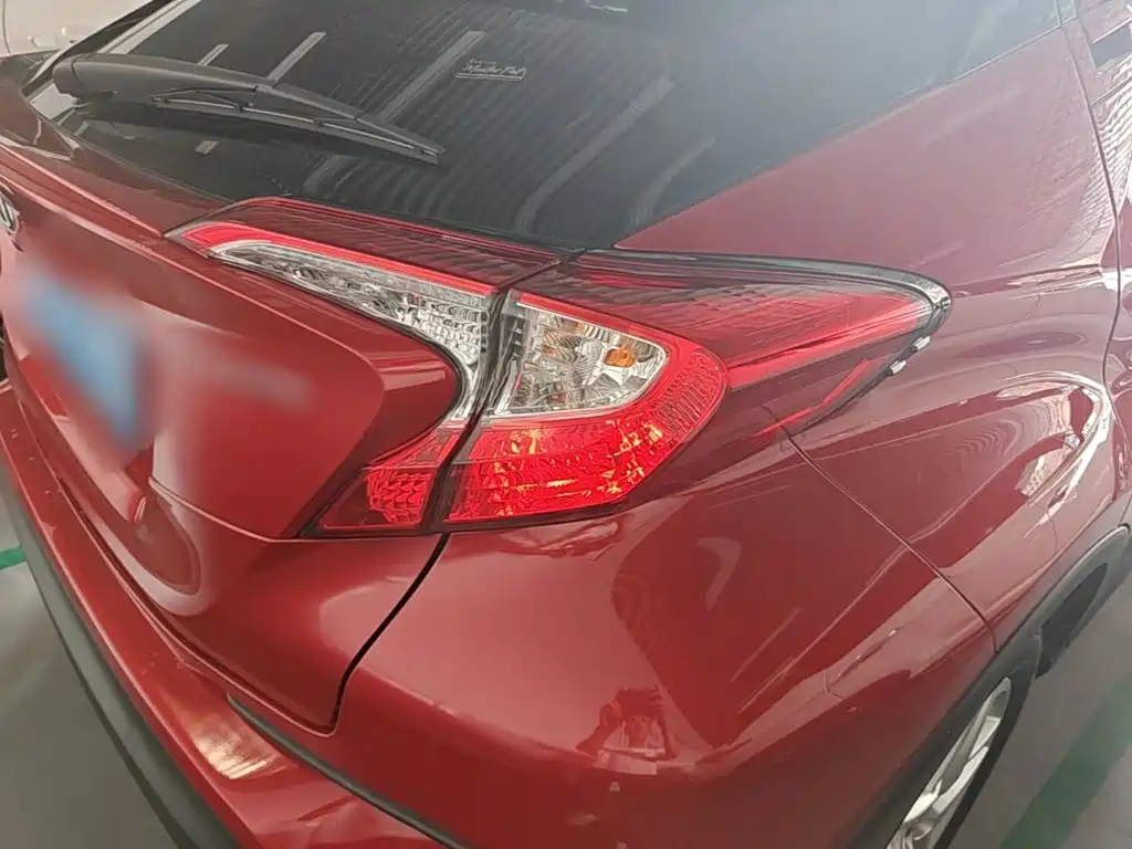 Toyota C-HR 2021 — фото 8