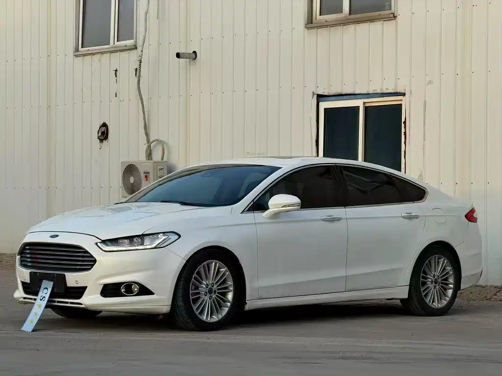 Ford Mondeo 2014 — фото 1