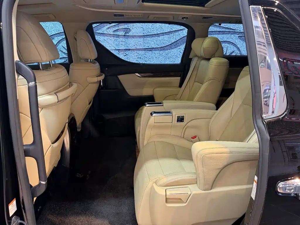 Toyota Alphard 2019 — фото 7