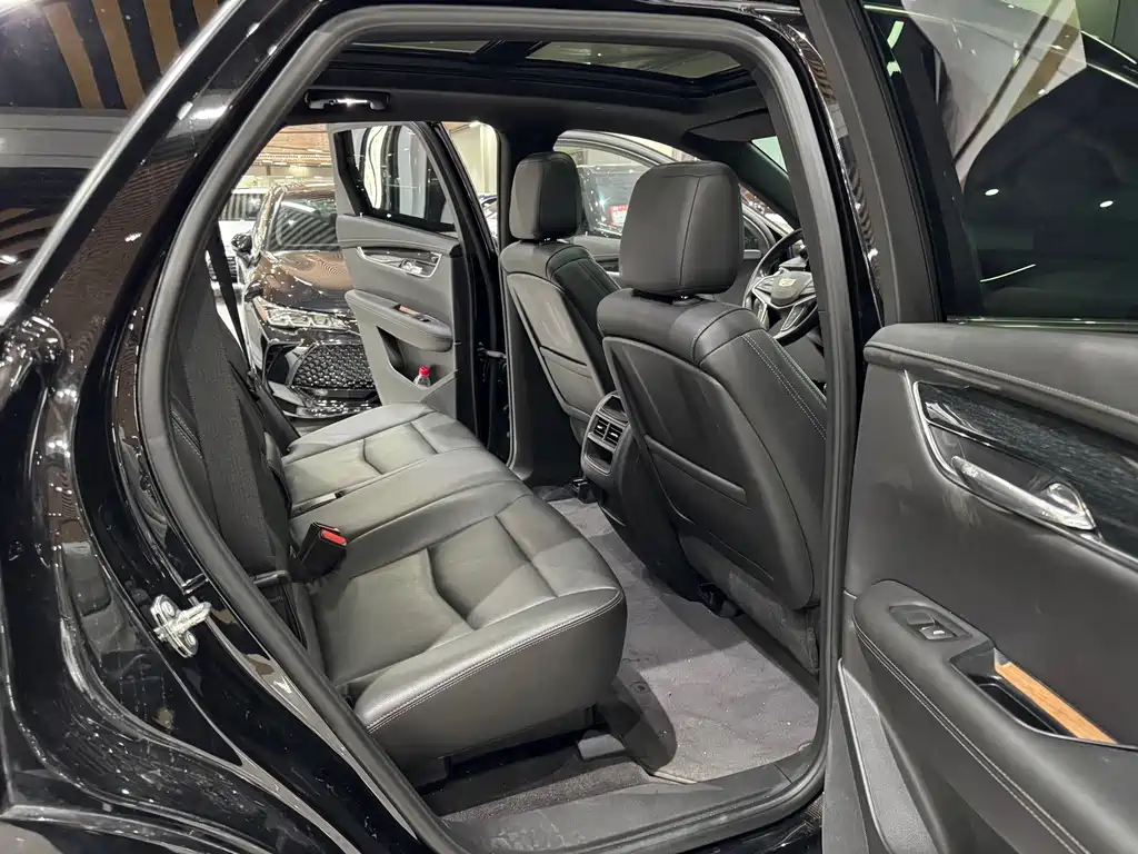 Cadillac XT5 2022 — фото 11