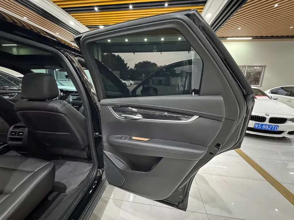 Cadillac XT5 2022 — фото 23