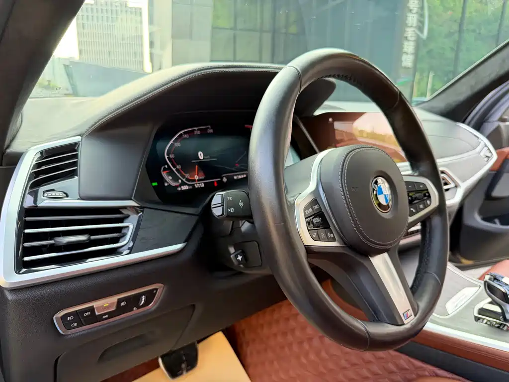 BMW X7 2021 — фото 9