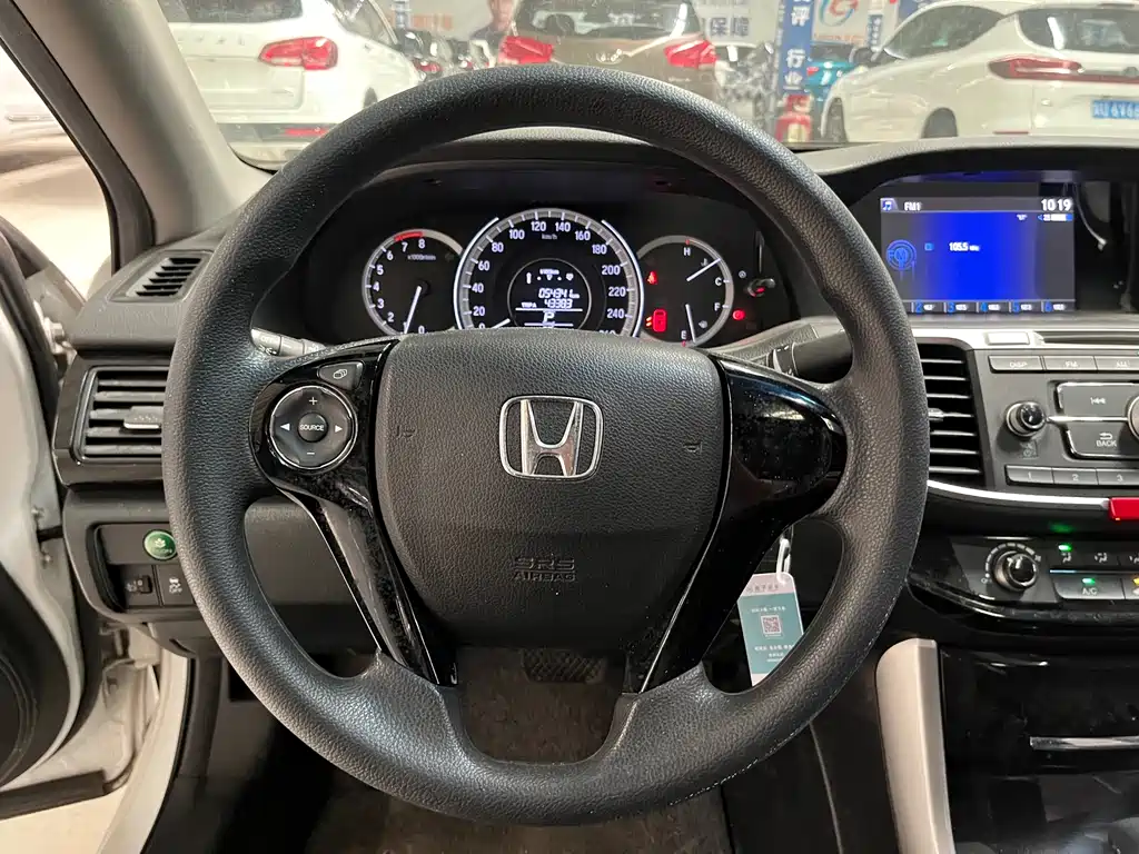 Honda Accord 2016 — фото 8