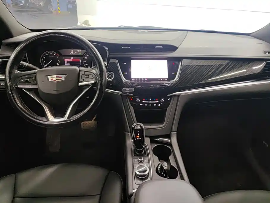 Cadillac XT6 2022 — фото 12