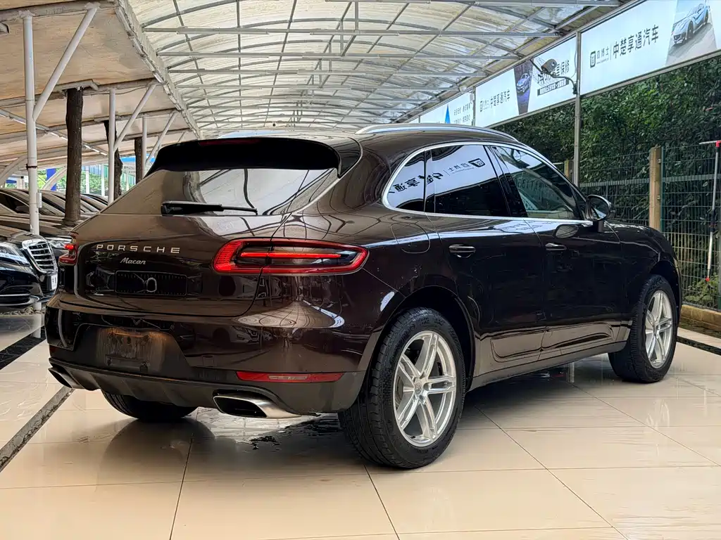 Porsche Macan 2016 — фото 13