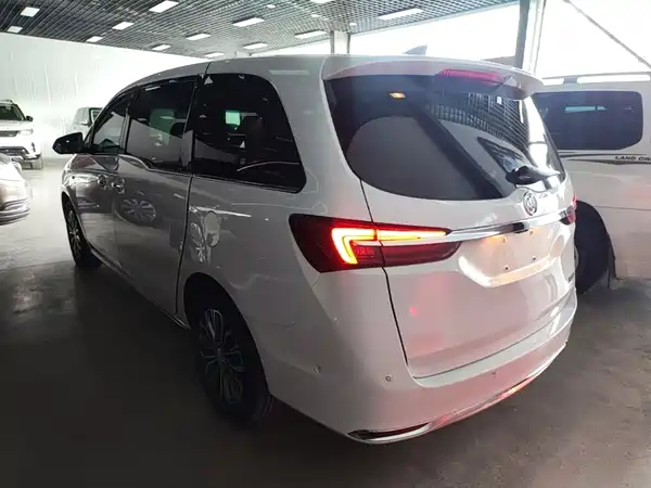 Buick GL8 2023