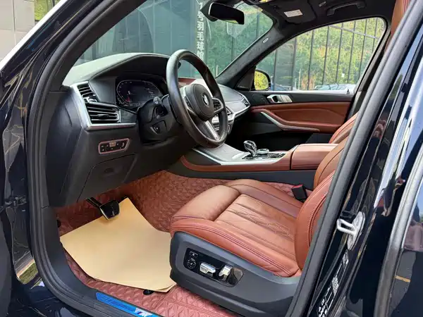 BMW X7 2021