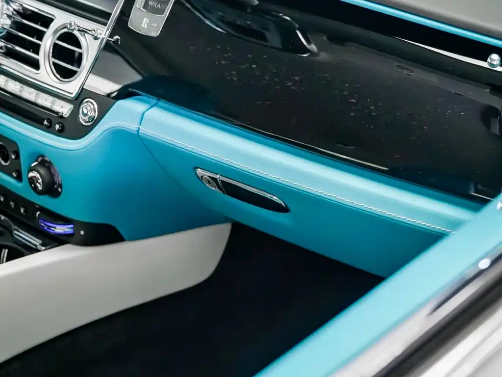 Rolls-Royce Phantom 2021 — фото 15