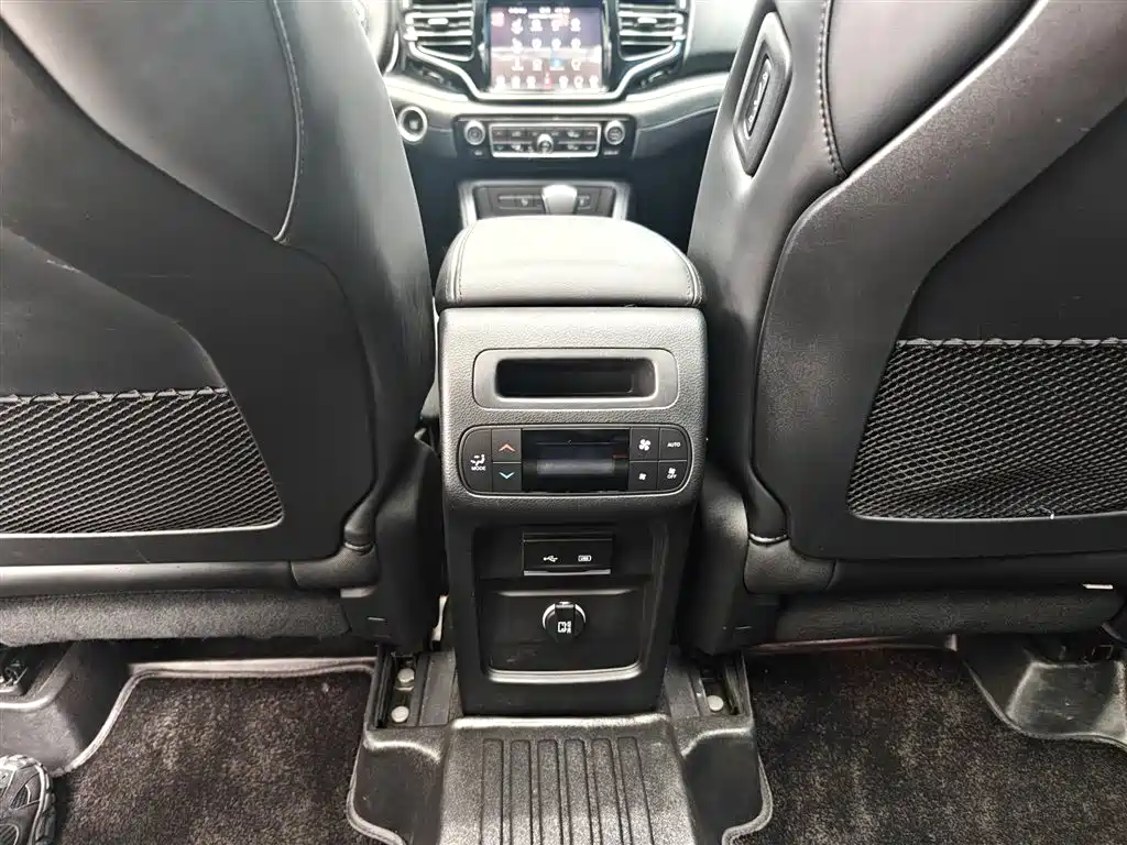 Jeep Grand Commander 2019 — фото 16