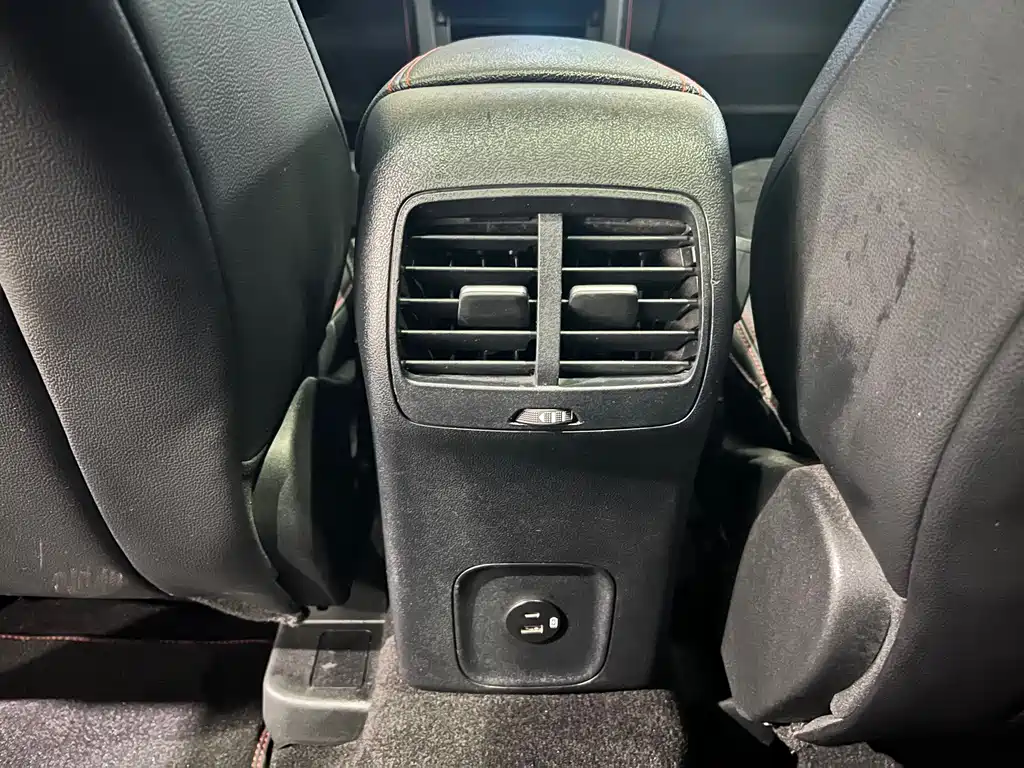 Ford Escape 2020 — фото 27