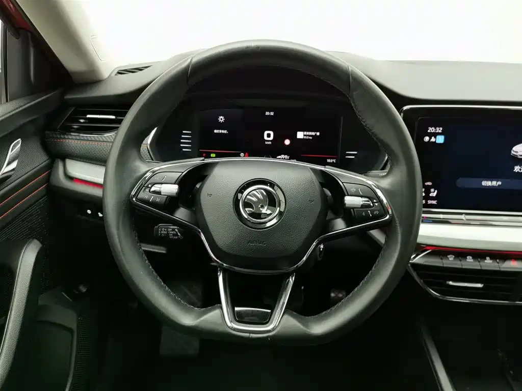 Skoda Octavia 2021 — фото 11