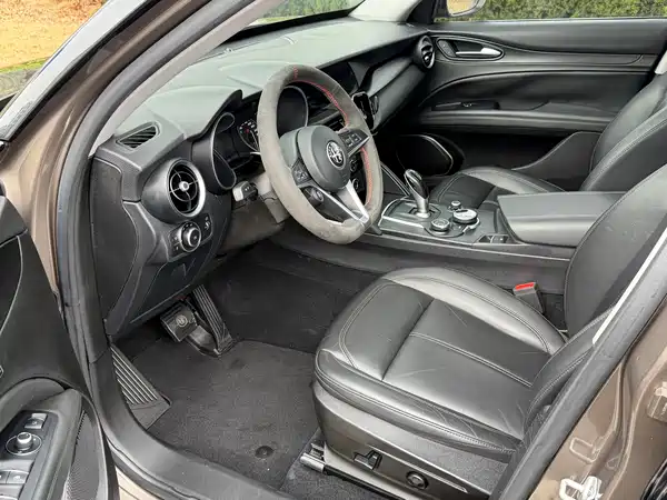 Alfa Romeo Stelvio 2017