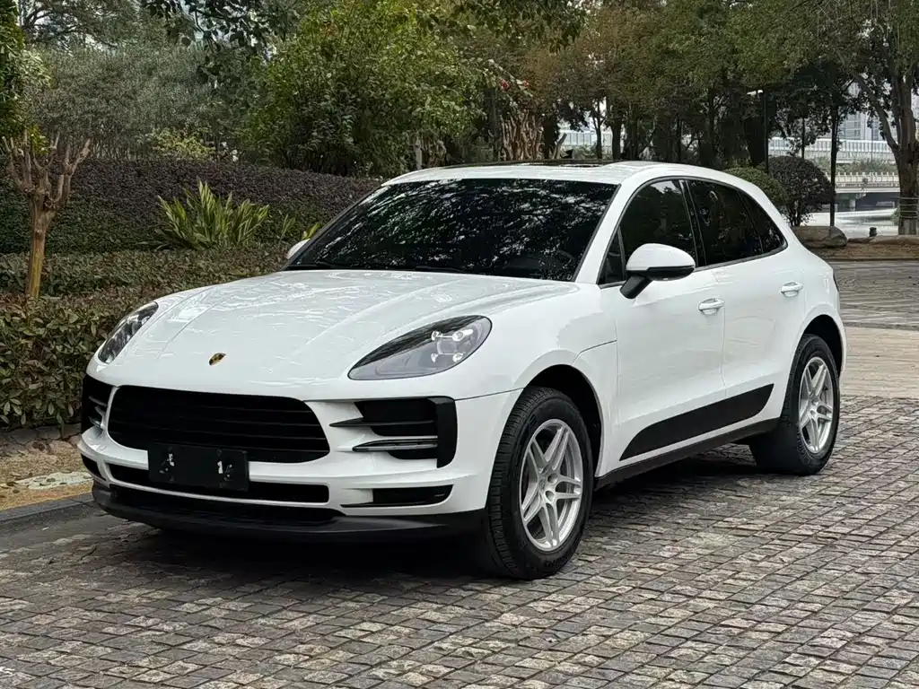 Porsche Macan 2019 — фото 1