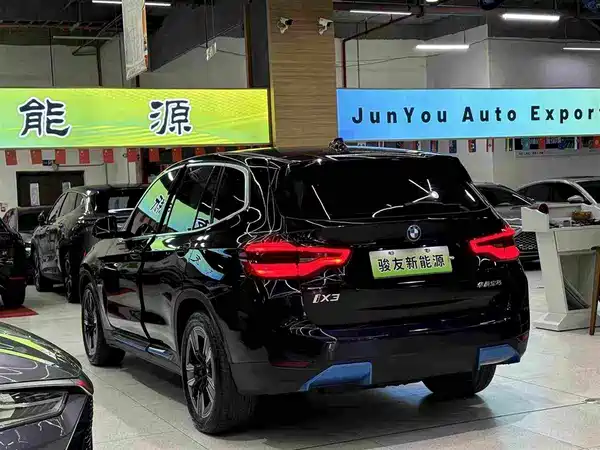BMW iX3 2021