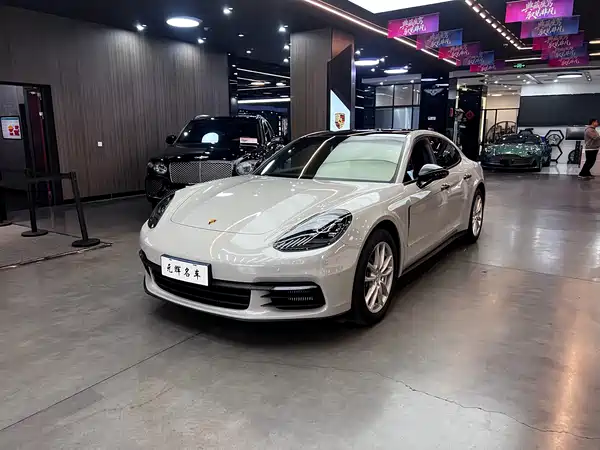 Porsche Panamera 2019