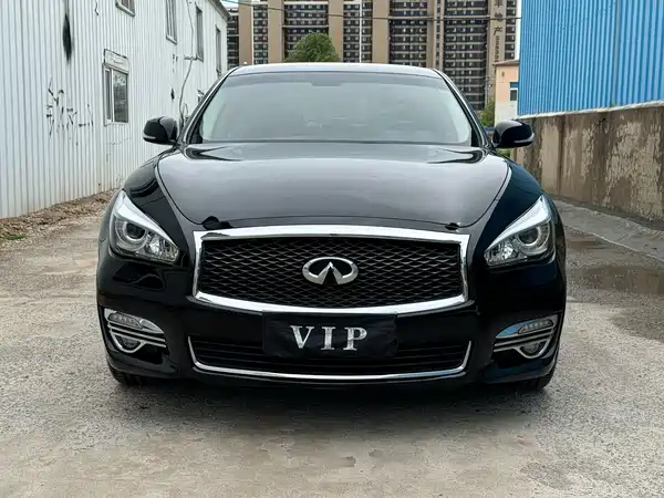 Infiniti Q70 2017