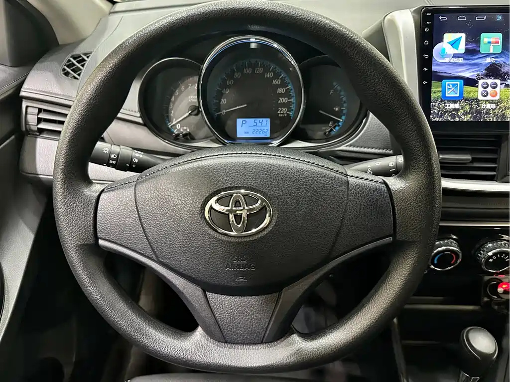 Toyota Yaris L 2019 — фото 13