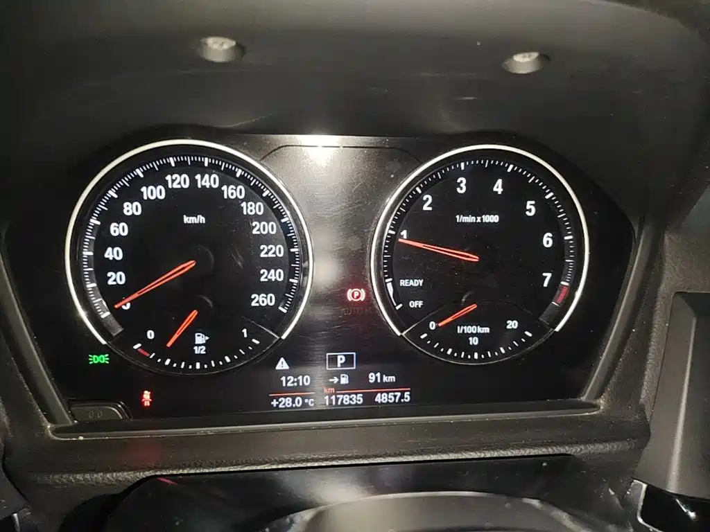BMW 1 Series 2018 — фото 12