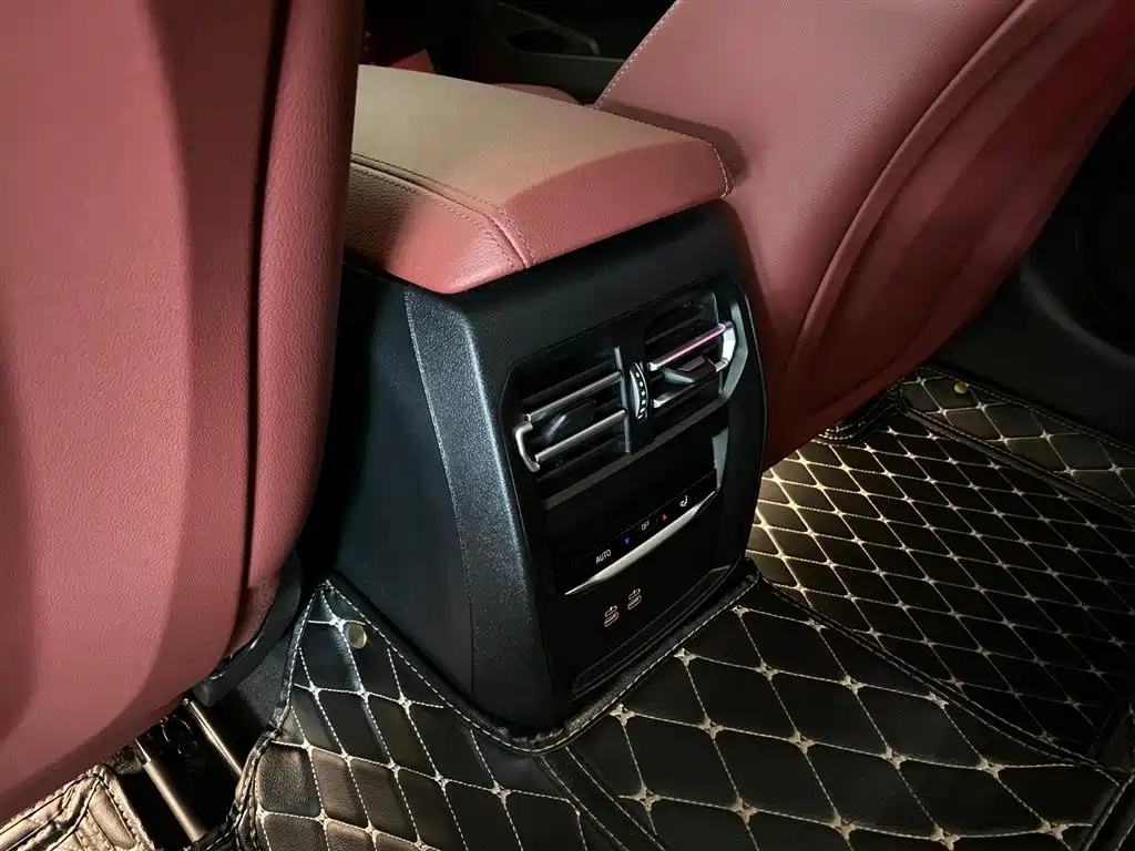 BMW 3 Series 2024 — фото 15