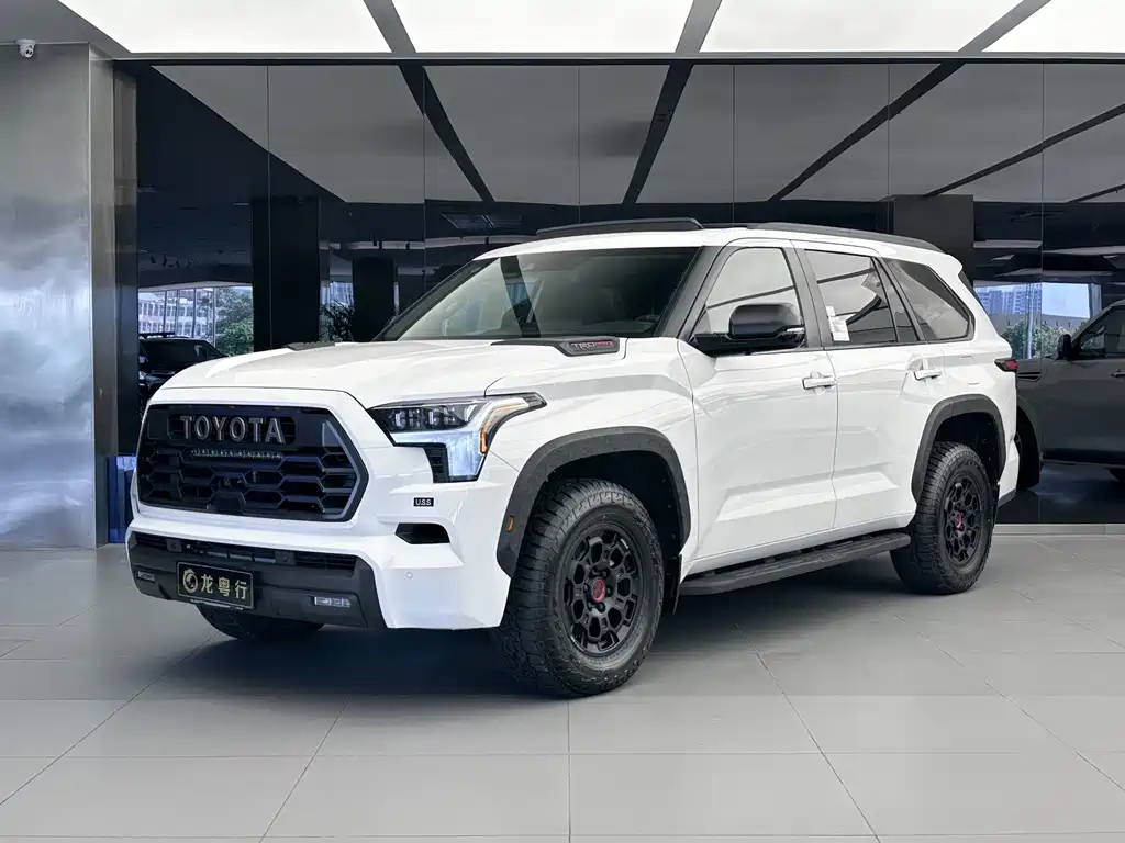Toyota Sequoia — фото 2