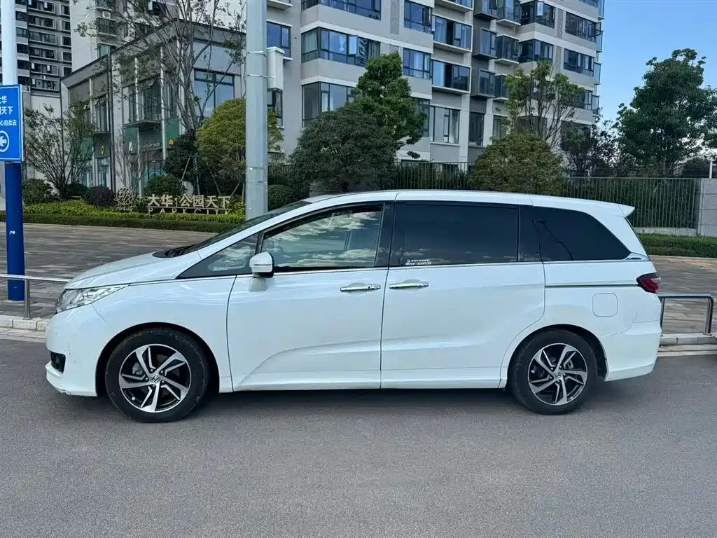 Honda Odyssey 2016 — фото 4