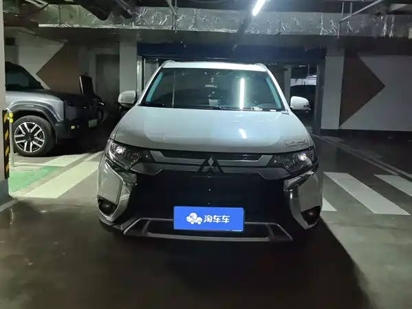 Mitsubishi Outlander 2021