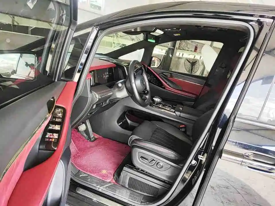 GAC Motor Trumpchi M8 2024 — фото 2