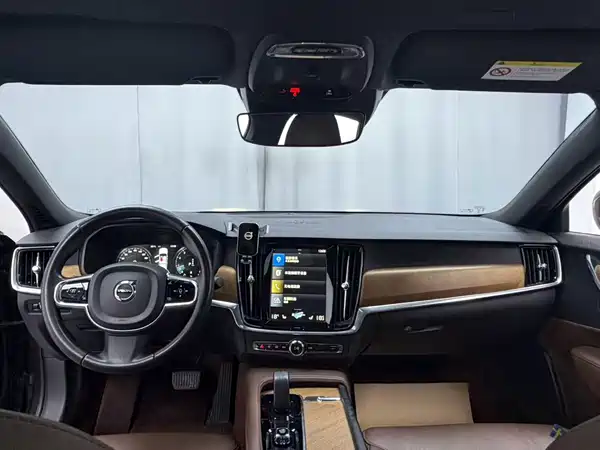 Volvo S90 2020