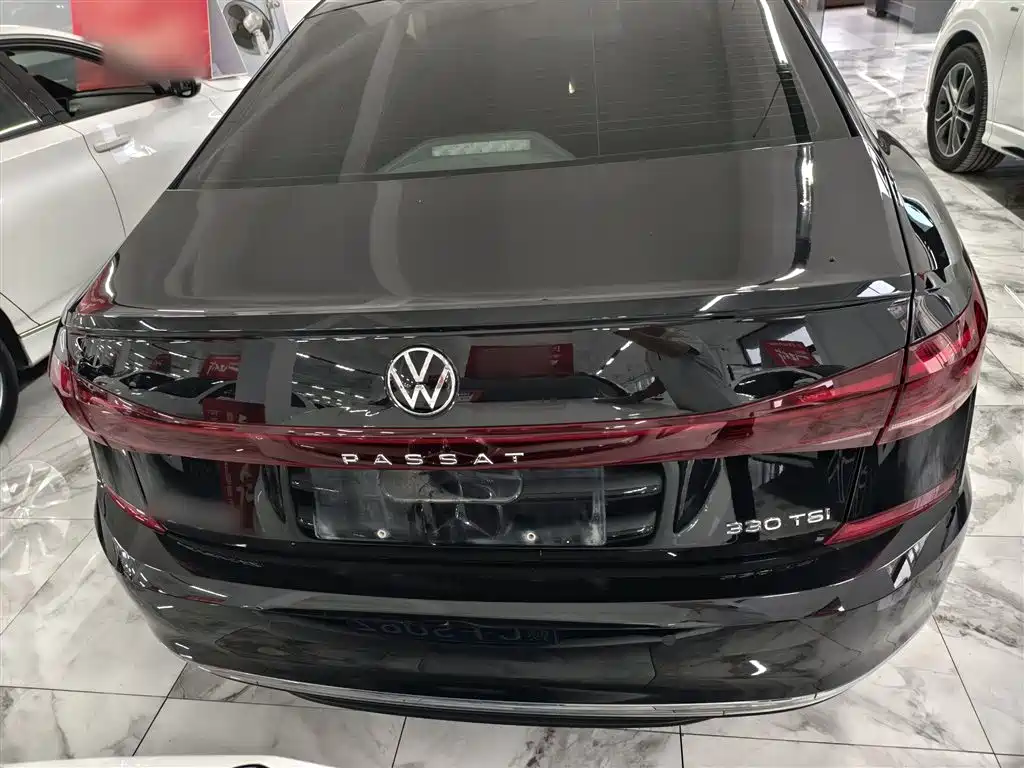Volkswagen Passat 2023 — фото 11