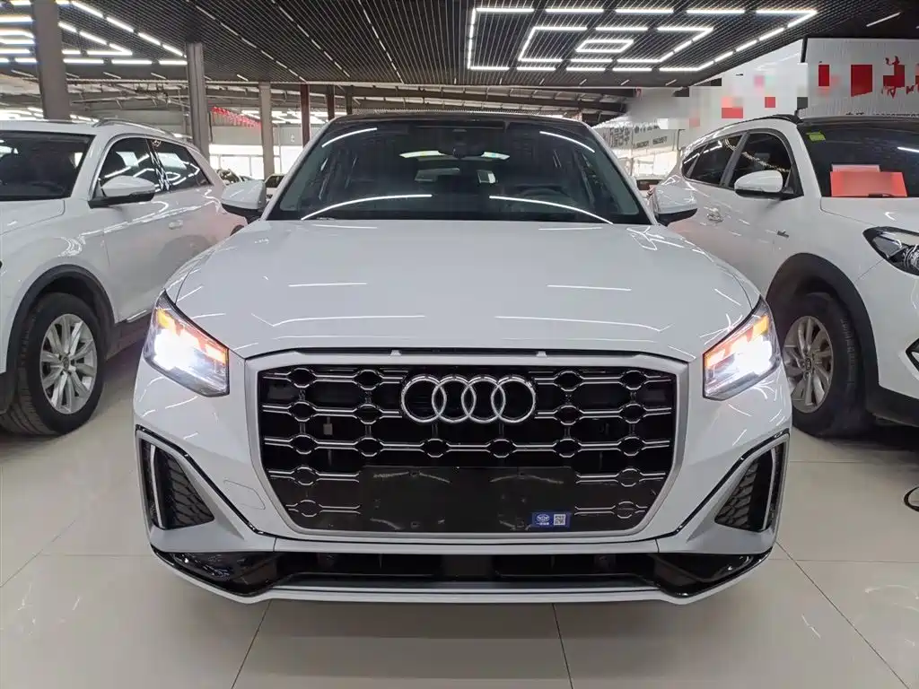 Audi Q2L 2023 — фото 3