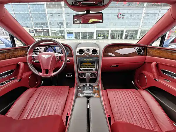 Bentley Flying Spur 2017