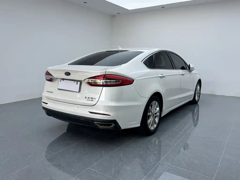 Ford Mondeo 2019 — фото 12