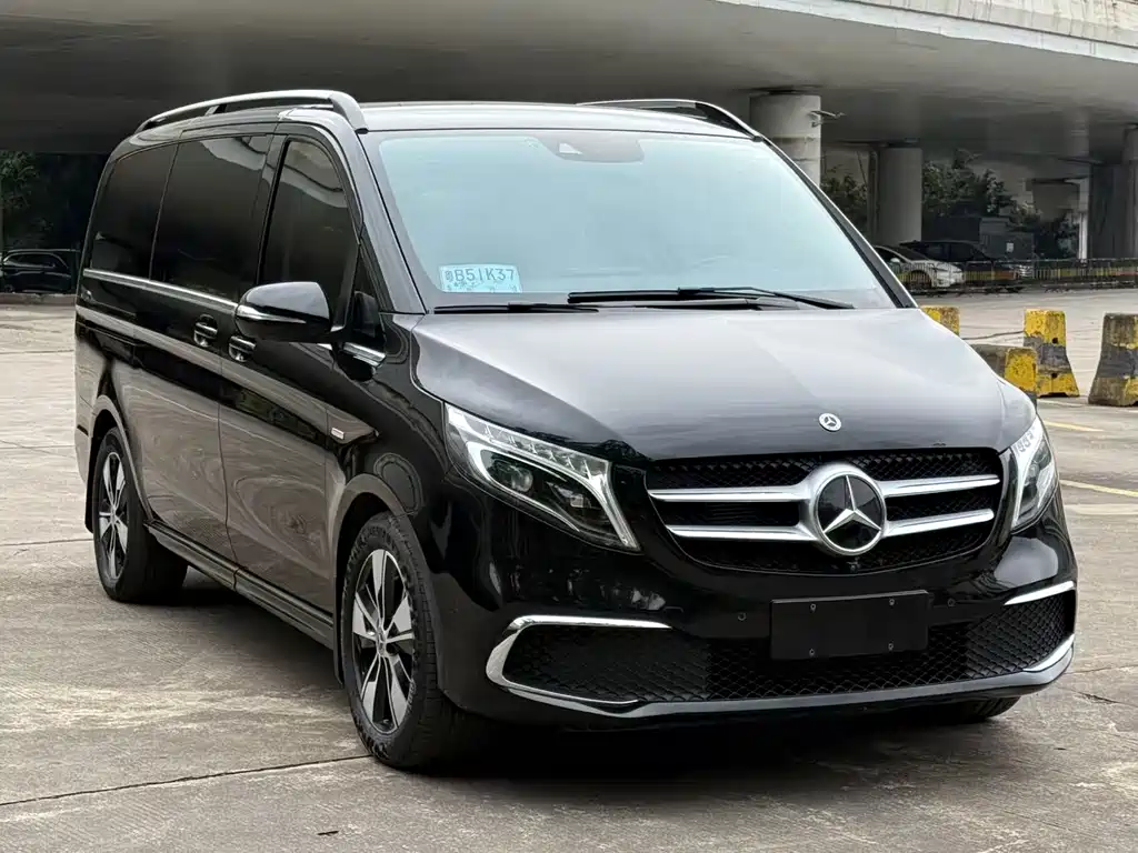 Mercedes-Benz V-Class 2023 — фото 3