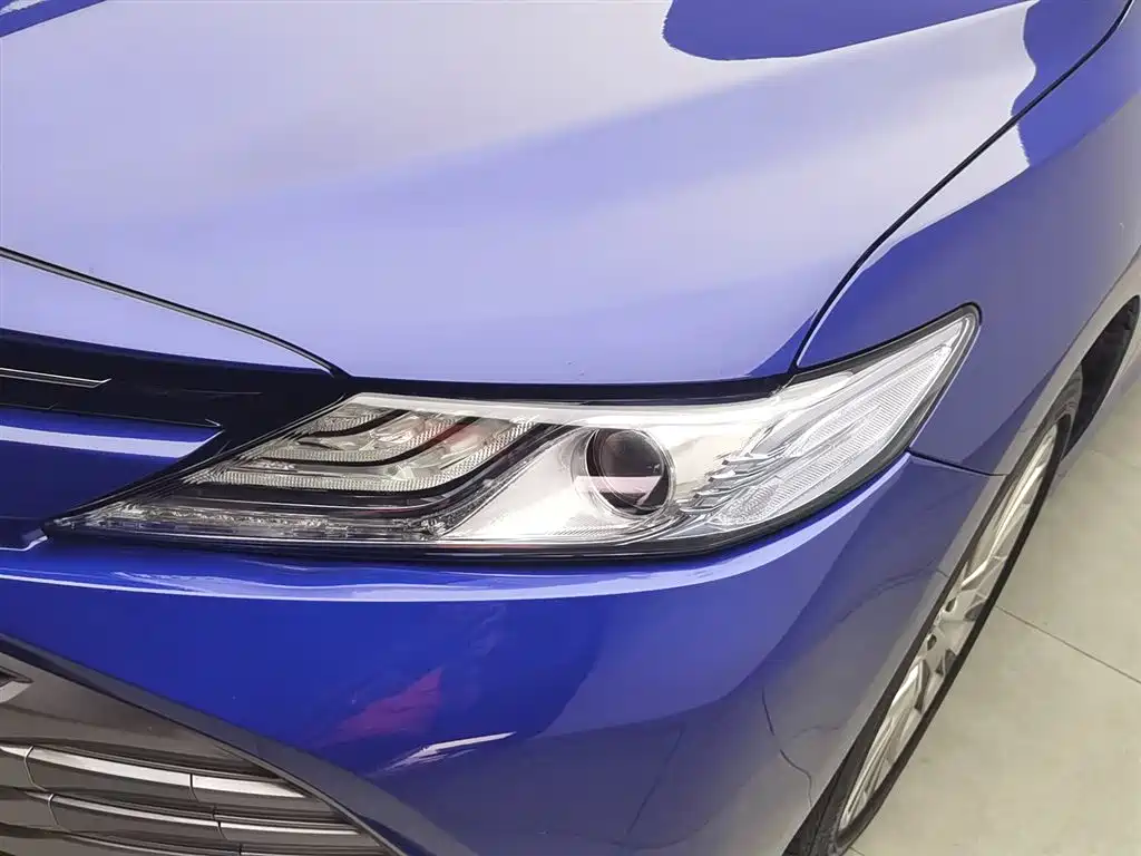 Toyota Camry 2018 — фото 7