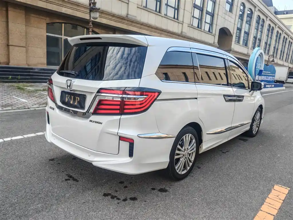Honda Elysion 2018 — фото 14