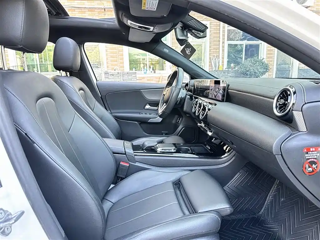 Mercedes-Benz A-Class 2020 — фото 9