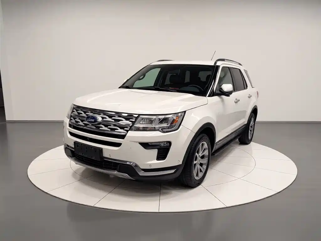 Ford Explorer 2019 — фото 1