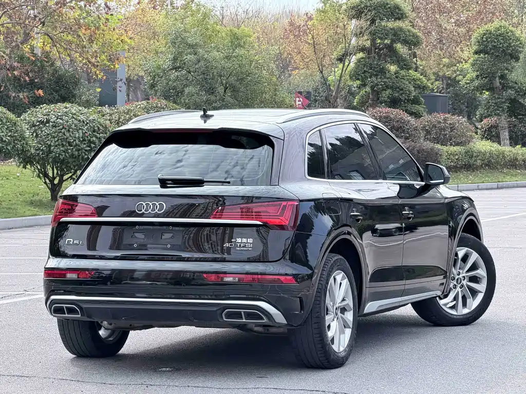 Audi Q5L 2023 — фото 8