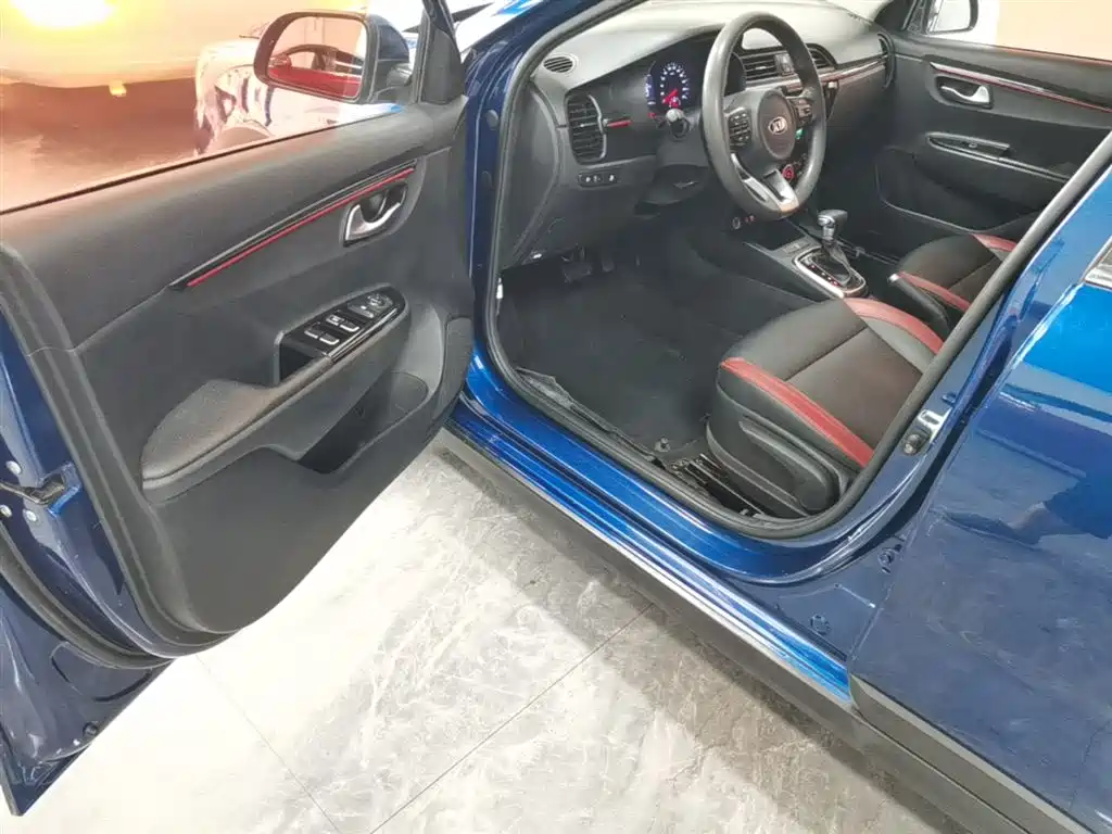 Kia KX Cross 2018 — фото 12