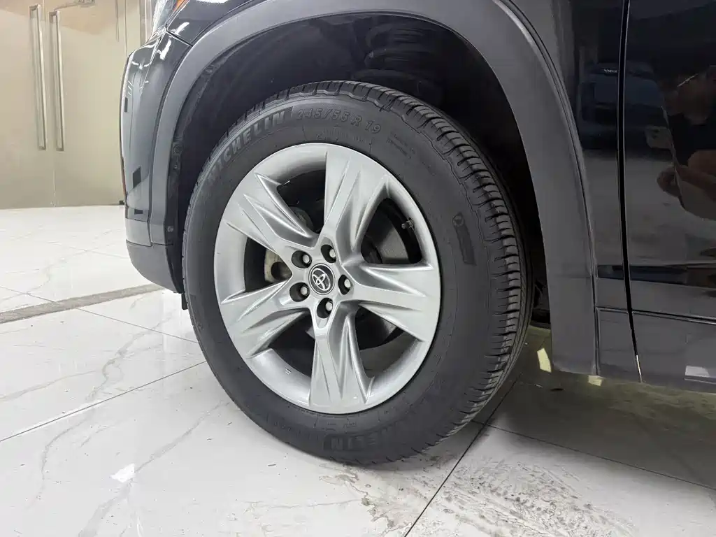 Toyota Highlander 2019