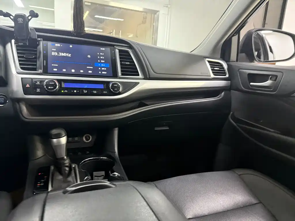 Toyota Highlander 2019 — фото 18