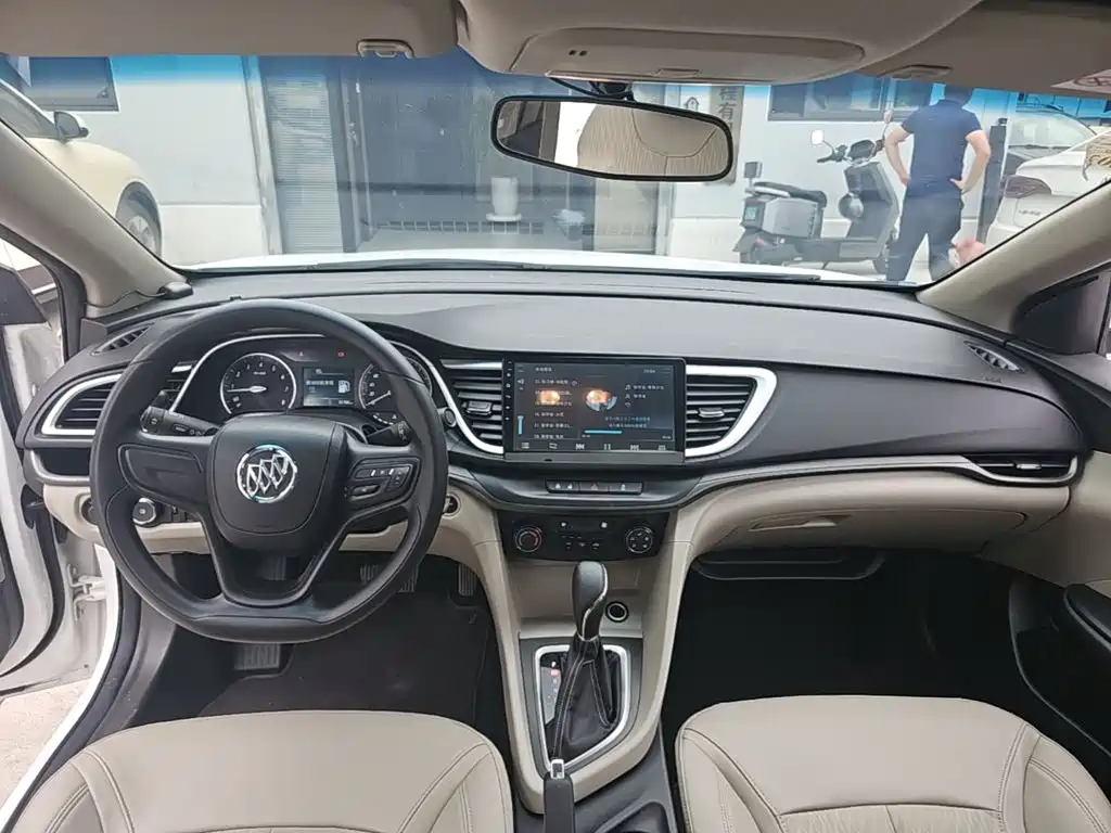 Buick Excelle 2017 — фото 10