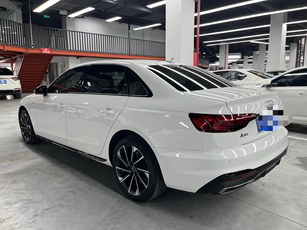 Audi A4L 2020 — фото 14
